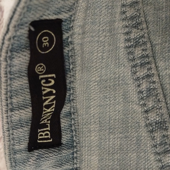 Blank NYC Reeve Cut Out Exposed High Waist Raw Hem Denim Shorts 30 - Picture 5 of 13